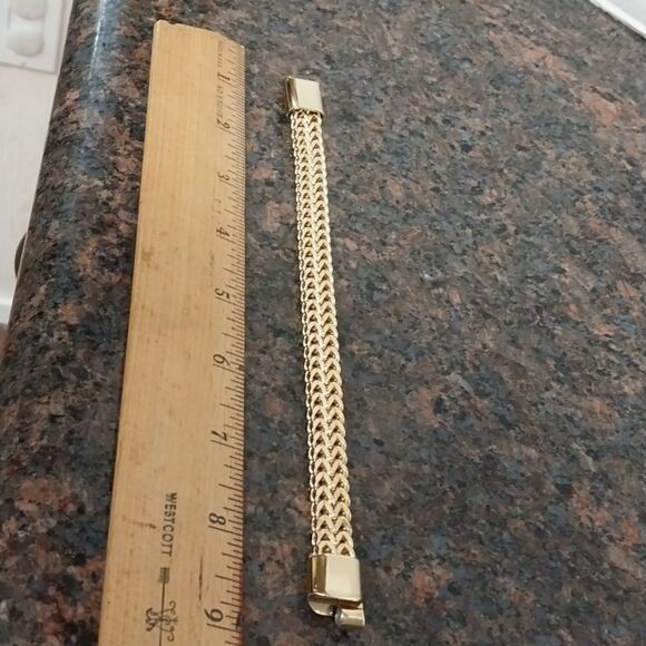 Gold Titanium Chain Bracelet With MAGNETIC Closure...NEW - Picture 4 of 4